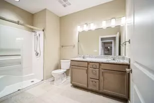 2150 Founders Dr, Northbrook, IL 60062 - Photo 11