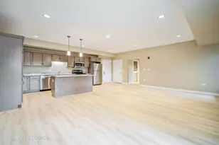 2150 Founders Dr, Northbrook, IL 60062 - Photo 5