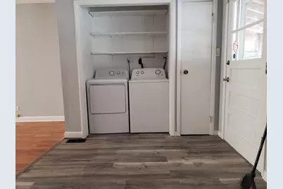 220 W Oneida Avenue, Bartlett, IL 60103 - Photo 3