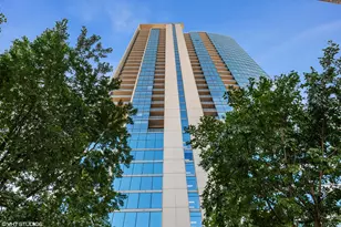 303 W Ohio St, Chicago, IL 60654 - Photo 1
