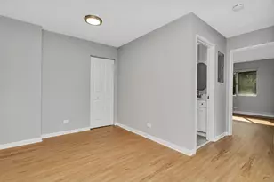 909 Plainfield Rd, Darien, IL 60561 - Photo 15