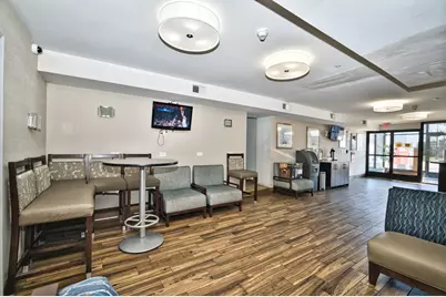 9424 Waukegan Road, Morton Grove, IL 60053 - Photo 5