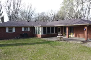 2775 E Riverview Dr, Kankakee, IL 60901 - Photo 7