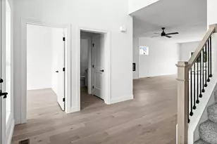 5005 Finlen Ln, Bloomington, IL 61705 - Photo 9