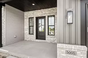 5005 Finlen Ln, Bloomington, IL 61705 - Photo 3