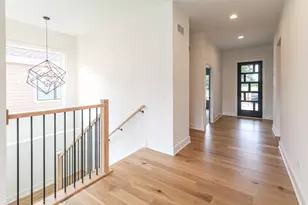 1033 Emerald Dr, Naperville, IL 60540 - Photo 3