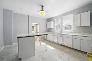 307 E 136th Pl, Chicago, IL 60827 - Photo 5