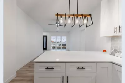 645 N Lawndale Avenue, Chicago, IL 60624 - Photo 17