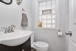 7940 S Crandon Ave, Chicago, IL 60617 - Photo 17