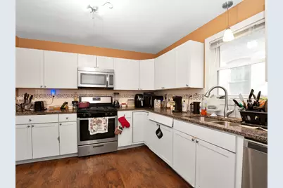 7940 S Crandon Avenue, Chicago, IL 60617 - Photo 9
