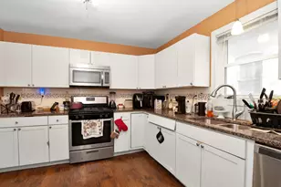 7940 S Crandon Ave, Chicago, IL 60617 - Photo 9