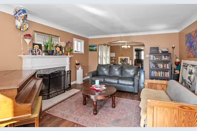 7940 S Crandon Avenue, Chicago, IL 60617 - Photo 5