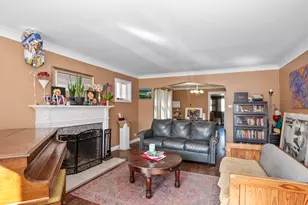 7940 S Crandon Ave, Chicago, IL 60617 - Photo 5