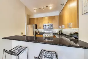 330 N Jefferson St, Chicago, IL 60661 - Photo 11