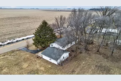 219 River Road, Rochelle, IL 61068 - Photo 7