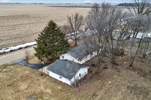 219 River Rd, Rochelle, IL 61068 - Photo 7