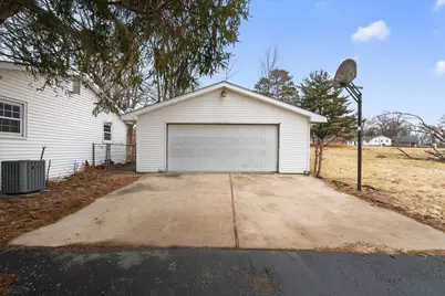 219 River Road, Rochelle, IL 61068 - Photo 33