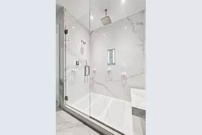 14 W Superior Street #4403, Chicago, IL 60654 - Photo 13