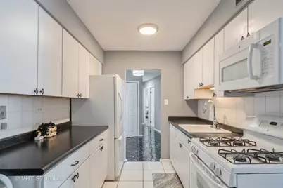 40 N Tower Road #14A, Oak Brook, IL 60523 - Photo 7