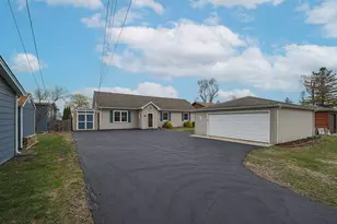 707 Kingston Blvd, McHenry, IL 60050 - Photo 3