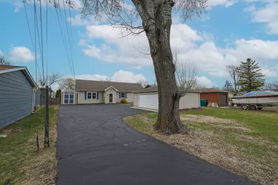 707 Kingston Boulevard, McHenry, IL 60050 - Photo 1