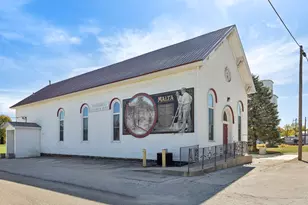 740 Prairie Pond Cir, Malta, IL 60150 - Photo 7