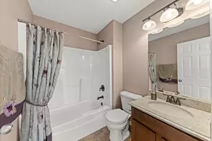 906 N Carly Cir, Yorkville, IL 60560 - Photo 15