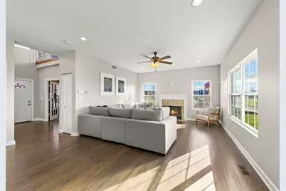 906 N Carly Circle, Yorkville, IL 60560 - Photo 7