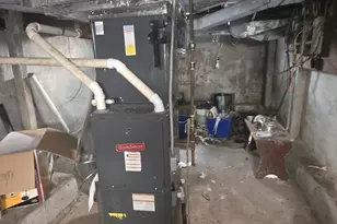 708 W Jefferson Street W, Bloomington, IL 61701 - Photo 23