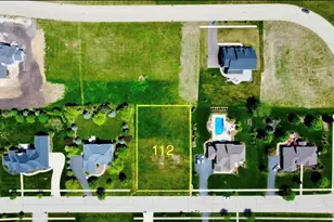 223 Merry Oaks Dr, Sycamore, IL 60178 - Photo 1