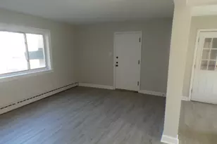 2043 E 72nd St, Chicago, IL 60649 - Photo 9