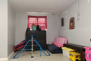 1011 N Keeler Ave, Chicago, IL 60651 - Photo 23