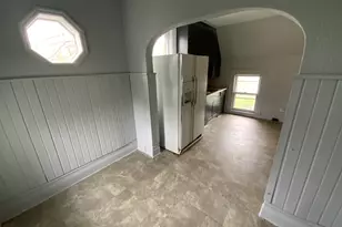 409 Chandler St, Danville, IL 61832 - Photo 9