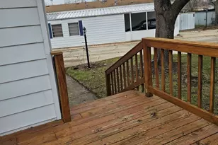 241 Little Peninsula Rd, Elgin, IL 60123 - Photo 3