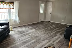 241 Little Peninsula Rd, Elgin, IL 60123 - Photo 11