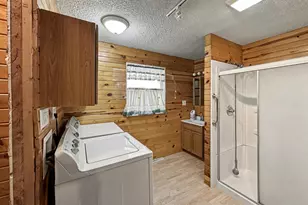 107 S Clinton St, Ashkum, IL 60911 - Photo 17