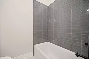 4347 N Richmond Ave, Chicago, IL 60618 - Photo 19