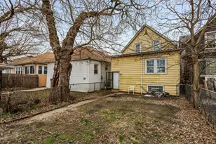 7526 S Merrill Ave, Chicago, IL 60649 - Photo 19