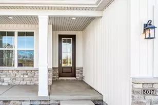 5017 Finlen Ln, Bloomington, IL 61705 - Photo 3