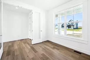 5017 Finlen Ln, Bloomington, IL 61705 - Photo 7