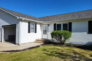 129 Country Ct, Seneca, IL 61360 - Photo 3