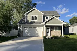 416 S 12th Ave, Saint Charles, IL 60174 - Photo 1