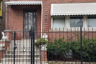 7242 S East End Ave, Chicago, IL 60649 - Photo 1