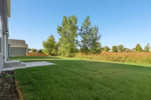 335 N Aspen Dr, Cortland, IL 60112 - Photo 49