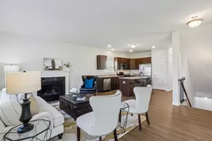 335 N Aspen Dr, Cortland, IL 60112 - Photo 9