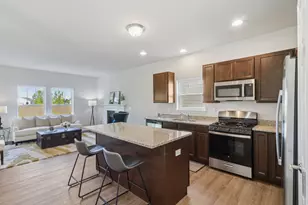 335 N Aspen Dr, Cortland, IL 60112 - Photo 17