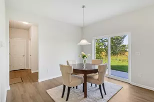 335 N Aspen Dr, Cortland, IL 60112 - Photo 11