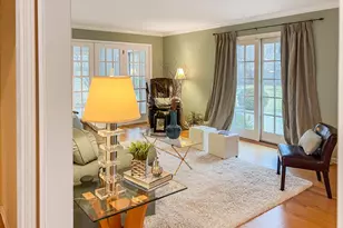 390 S Basswood Rd, Lake Forest, IL 60045 - Photo 11