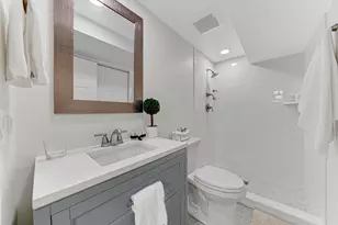 390 S Basswood Rd, Lake Forest, IL 60045 - Photo 15