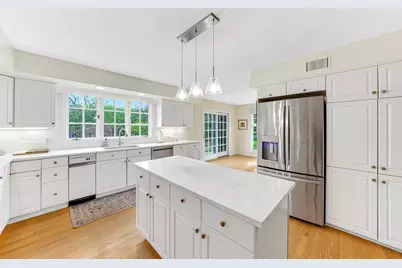 390 S Basswood Road, Lake Forest, IL 60045 - Photo 5